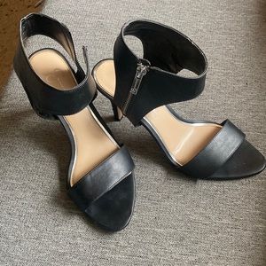 Jessica Simpson black heels size W 8.5